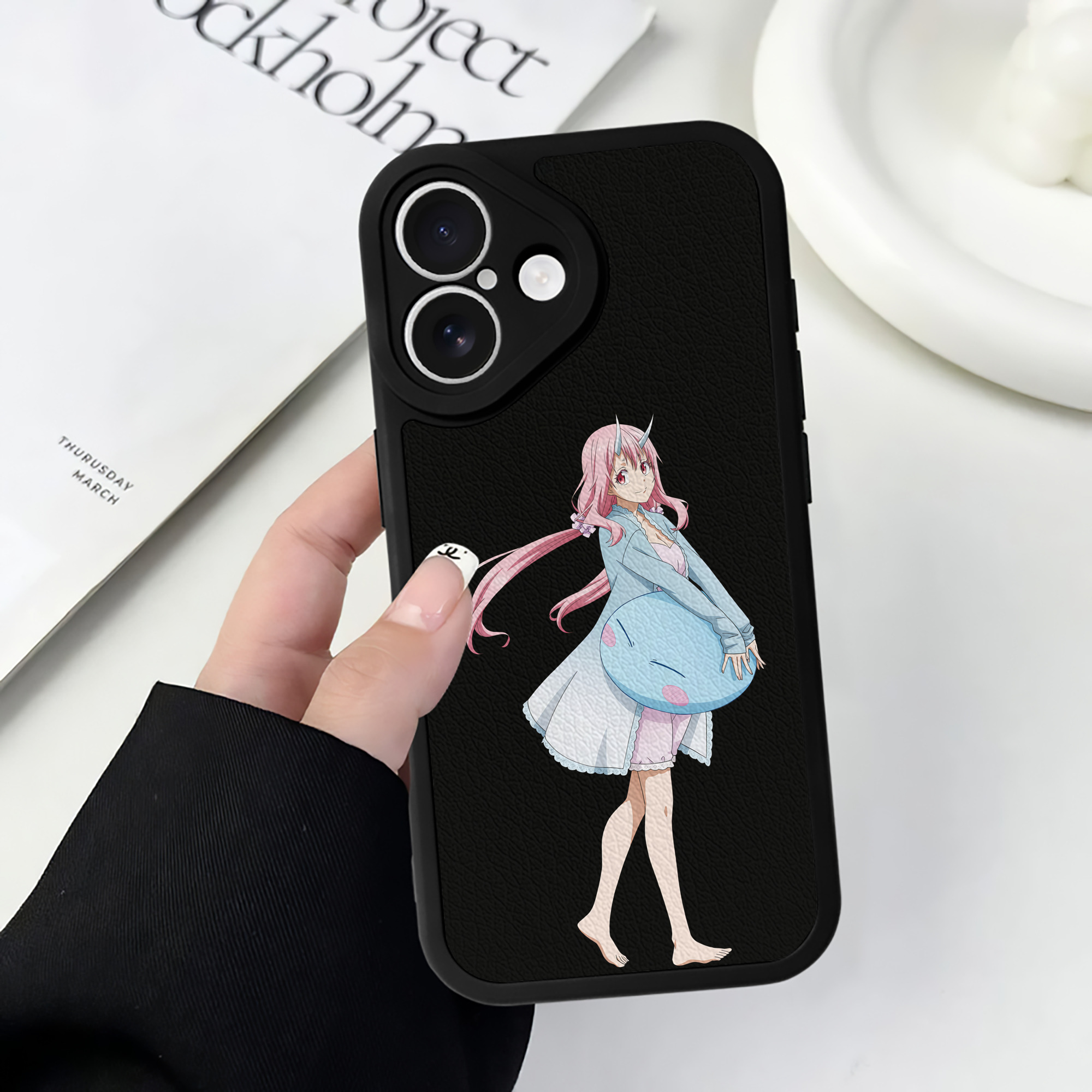 （画像用） 転スラ Regarding Reincarnated to Slime 【iPhone 16シリーズ対応】シリコンスマホケース（レザー調） 材質：シリコン